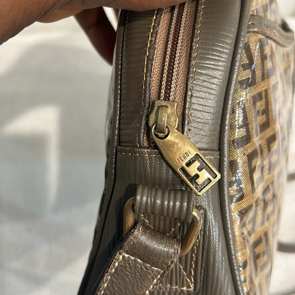 Fendi Vintage monogrammed Crossbody bag - Picture 12 of 16